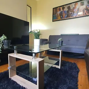 https://free-netflix-large-house-great-price.cardiffhotelswales.com